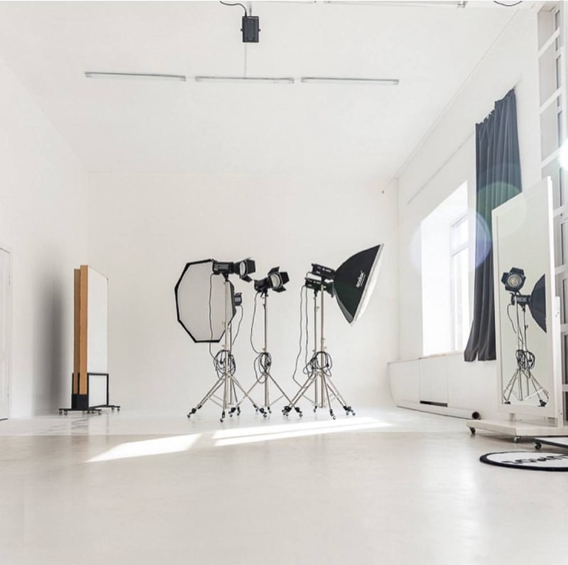 Студия Lumos зал Lumos, 1700 руб. в час. Классный фотограф Красноярска Васильева Ирина