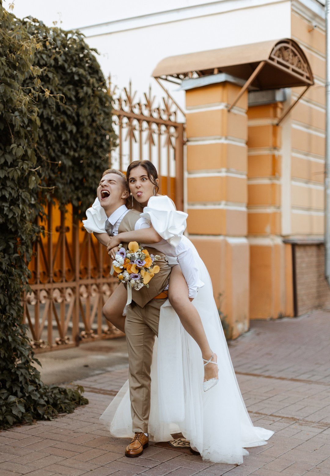  Свадебное счастье у знаковых мест города