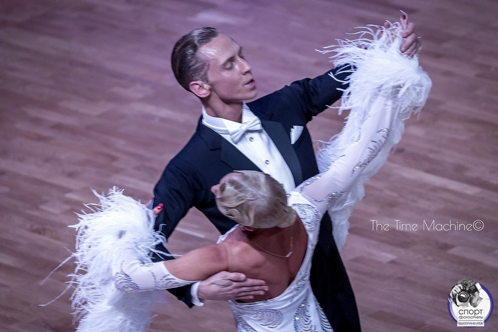 DANCE. Фотограф для маркетплейсов Михаил Бове