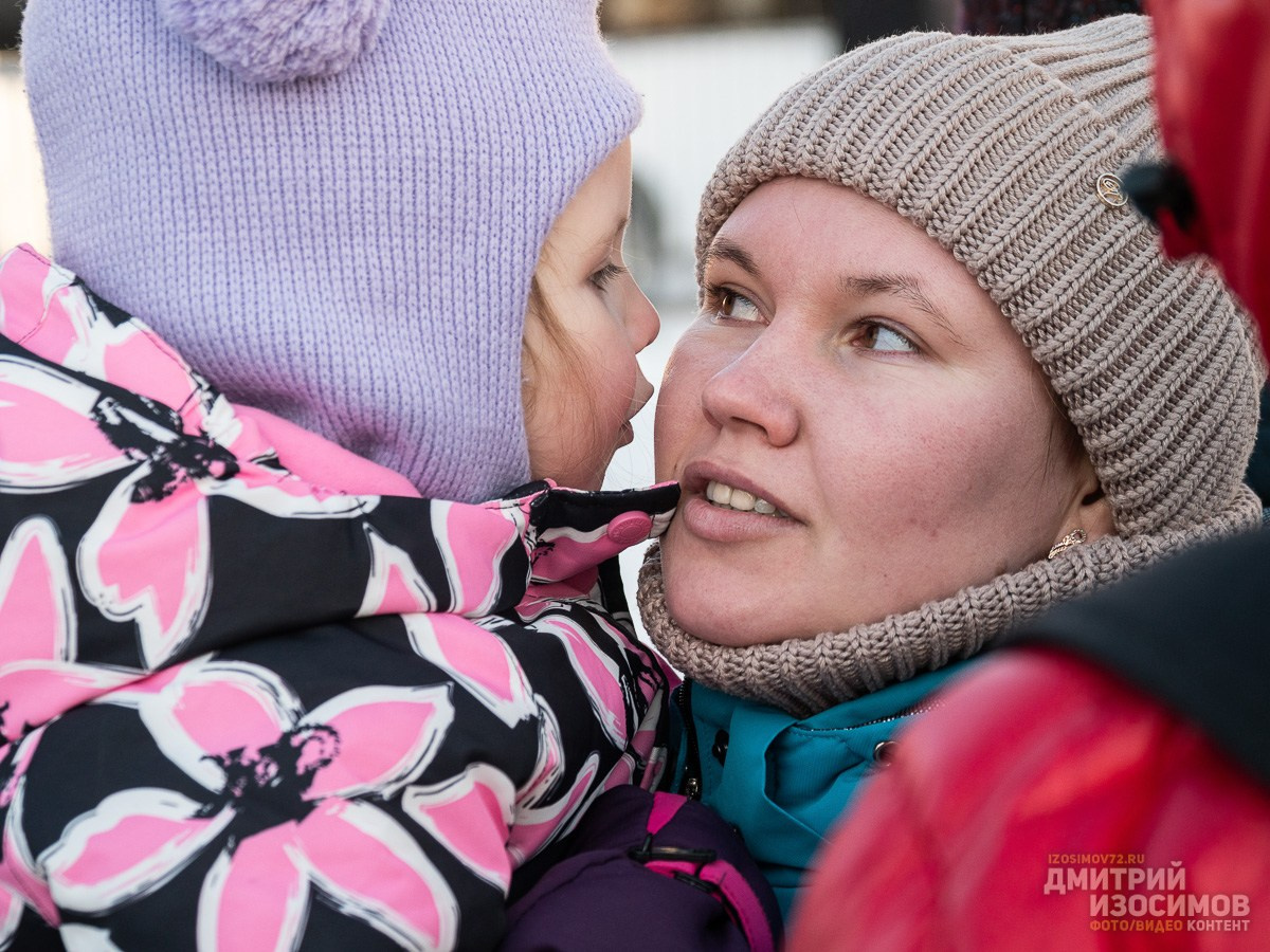 Забег снегурочек