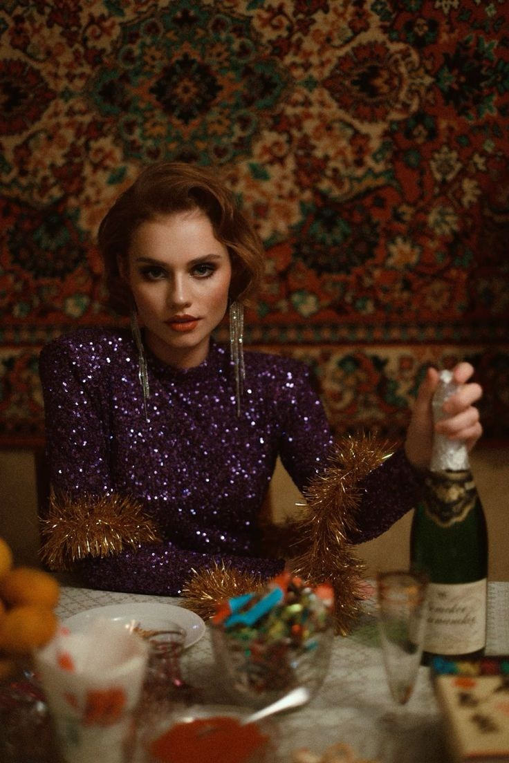 Тренды новогодних съемок 2025. Фотограф в Екатеринбурге Артём Зайнетдинов