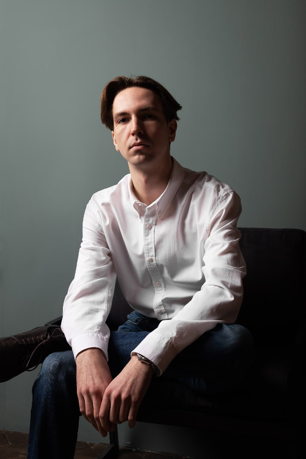 Семейный портрет в интерьерной фотостудии. Фотограф в Тюмени Даша Михнова. Портреты, фотопроекты, фотодни