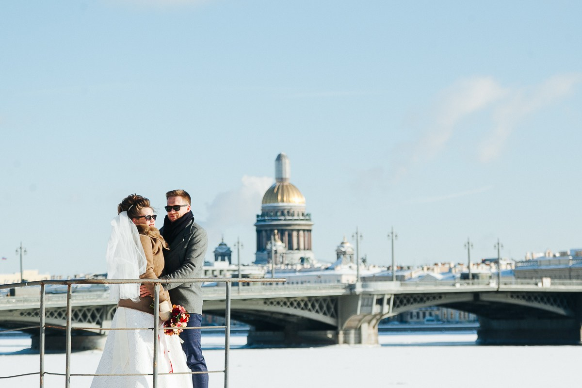Зимняя свадебная фотосъемка в Санкт-Петербурге. Фотограф крещение венчание в Петербурге! Помогает подобрать храм и посоветовал душевного батюшку в СПб