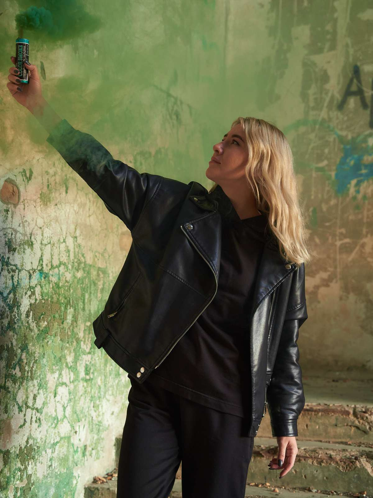 Лена в руинах. Фотограф Александр Хохлачёв | HOHLACHEV.COM