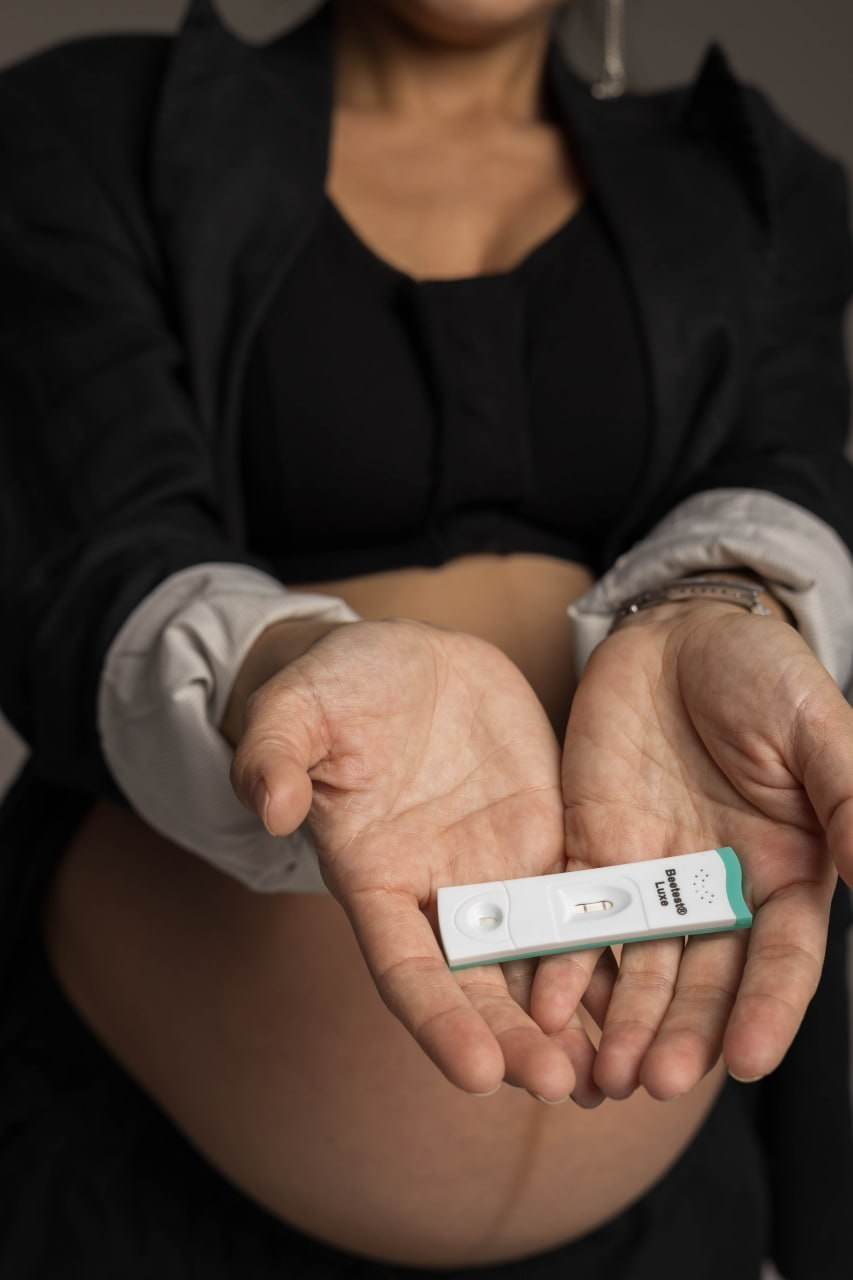 Фотосессия беременности в Алматы — maternity съёмка для будущих мам. Фотограф Алматы