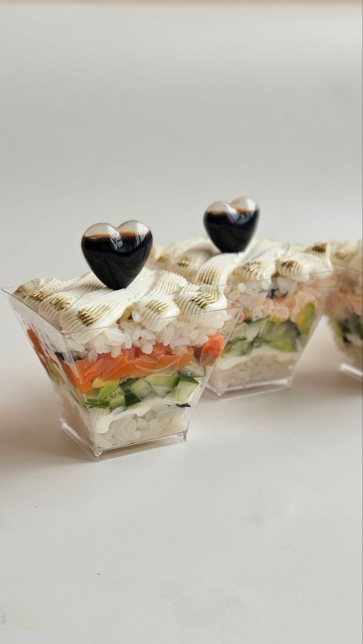 Суши-сеты/фуршетная подача. Добро пожаловать в мир НЕсладких тортов🩷