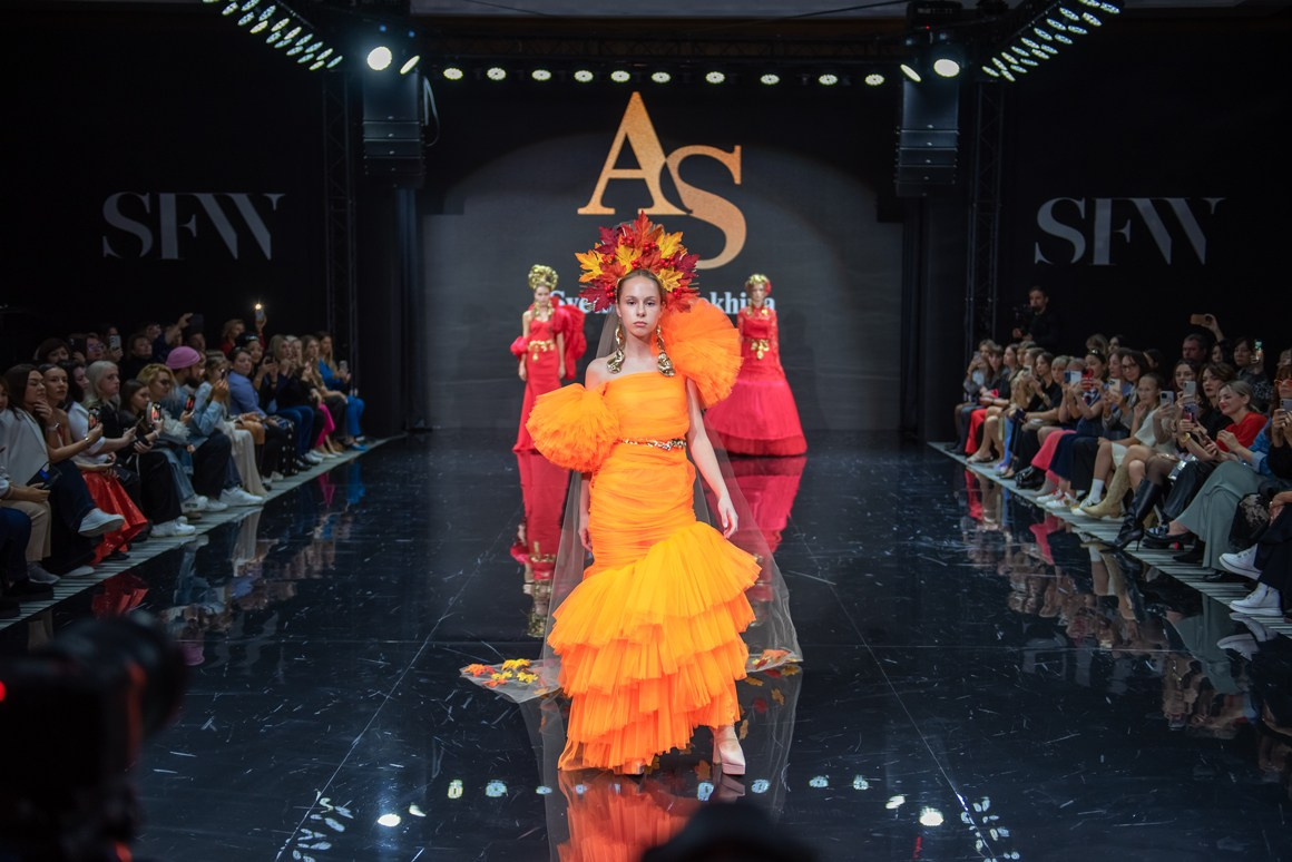 SochiFashionWeek2024 дизайнер Анохина Светлана. Семейный и коммерческий фотограф в Сочи Александр Бодунов