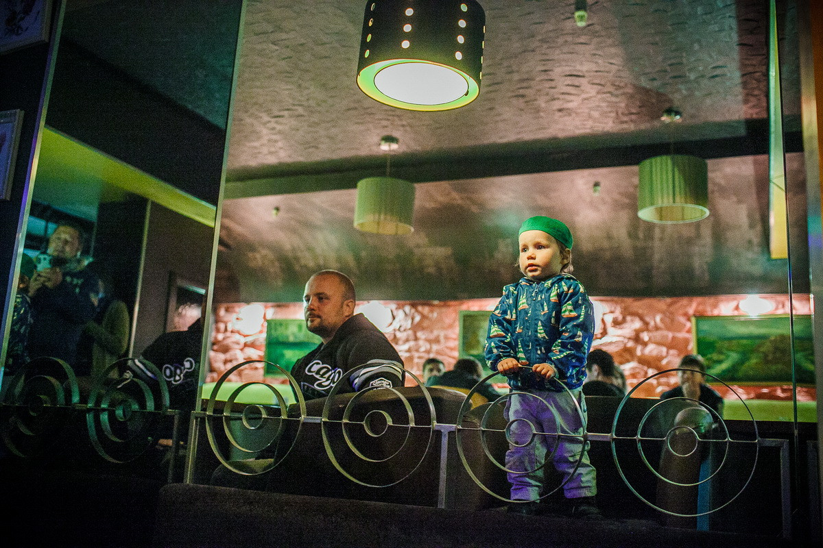 Концерт Олега Тищенко, «Тихона», в Кинокофейне. Летопись вашей жизни. Фотограф Игорь Иванов