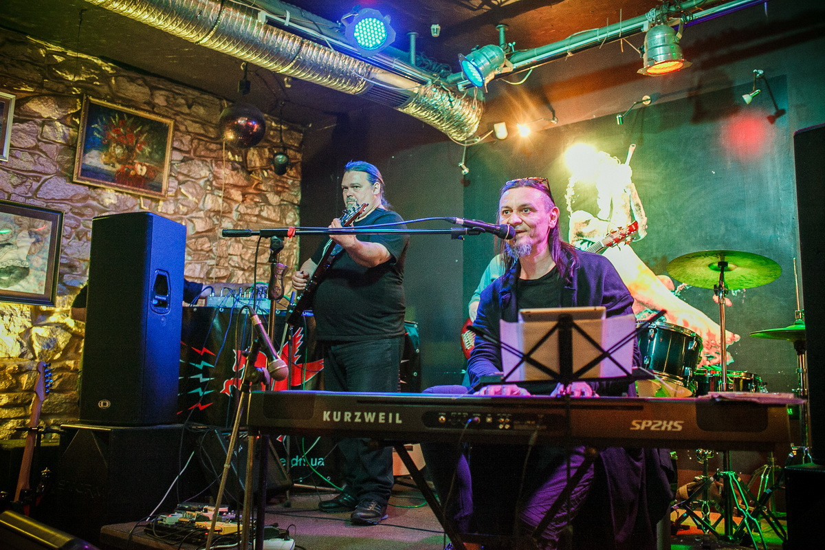 Концерт Олега Тищенко, «Тихона», в Кинокофейне. Летопись вашей жизни. Фотограф Игорь Иванов