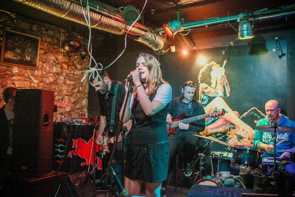 Концерт Олега Тищенко, «Тихона», в Кинокофейне. Летопись вашей жизни. Фотограф Игорь Иванов