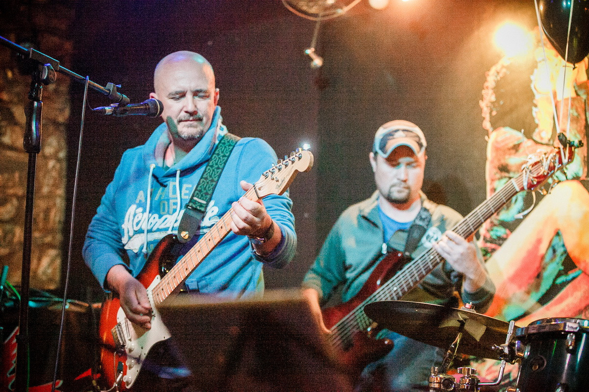 Концерт Олега Тищенко, «Тихона», в Кинокофейне. Летопись вашей жизни. Фотограф Игорь Иванов