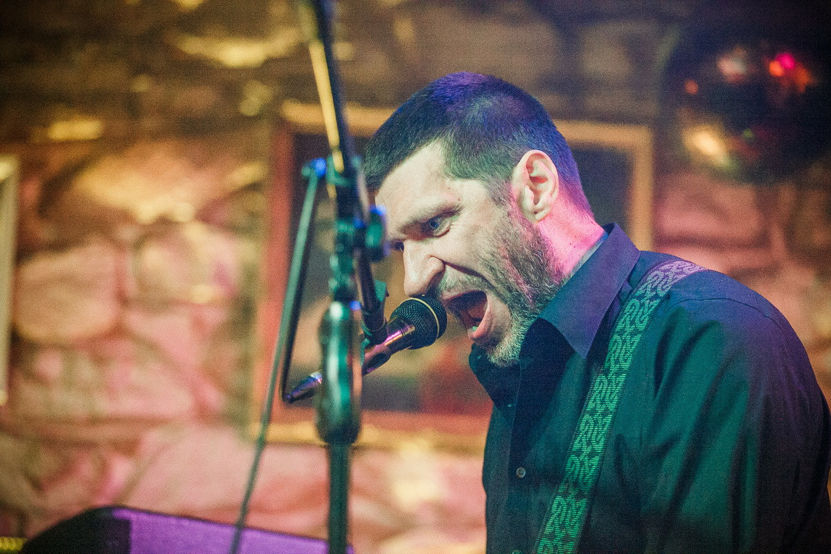 Концерт Олега Тищенко, «Тихона», в Кинокофейне. Летопись вашей жизни. Фотограф Игорь Иванов