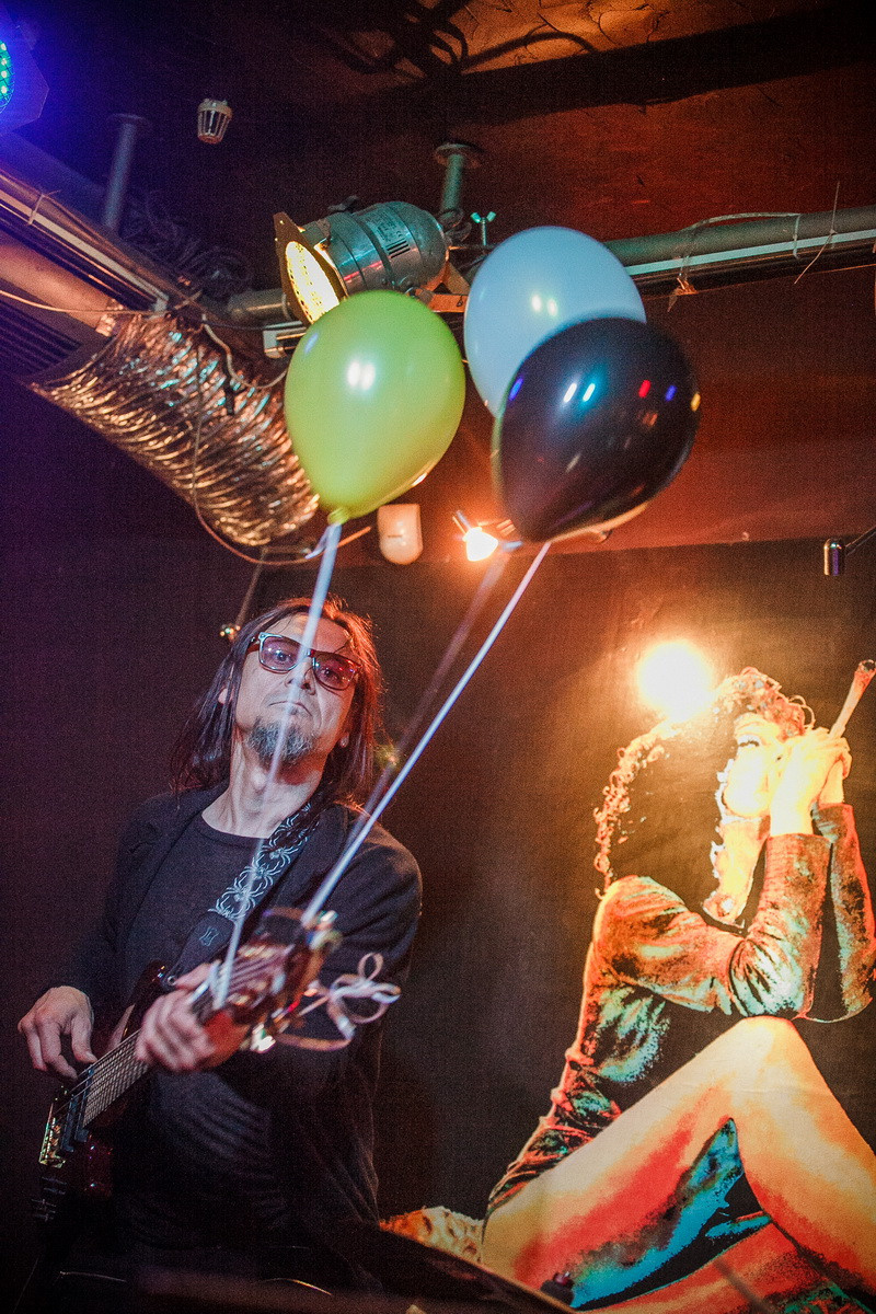 Концерт Олега Тищенко, «Тихона», в Кинокофейне. Летопись вашей жизни. Фотограф Игорь Иванов