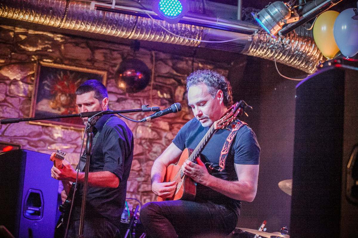 Концерт Олега Тищенко, «Тихона», в Кинокофейне. Летопись вашей жизни. Фотограф Игорь Иванов