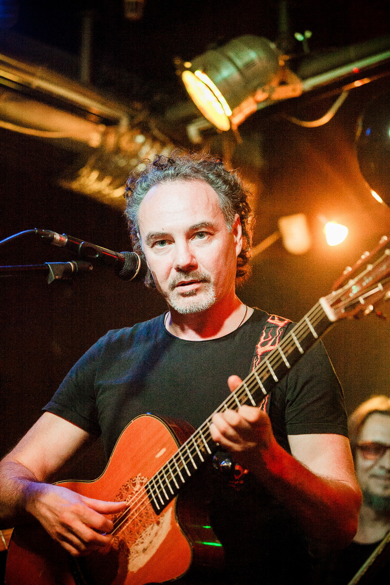 Концерт Олега Тищенко, «Тихона», в Кинокофейне. Летопись вашей жизни. Фотограф Игорь Иванов