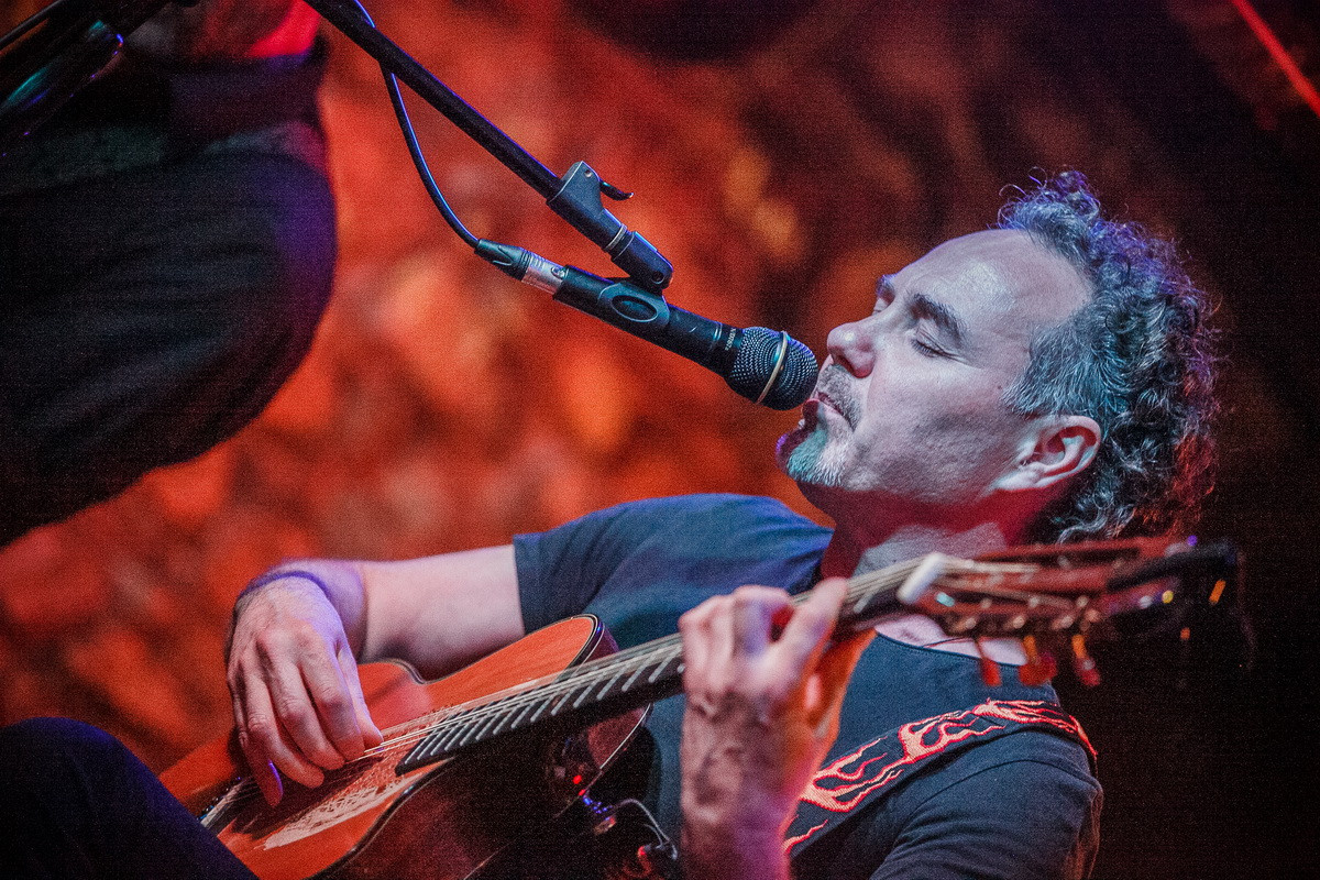 Концерт Олега Тищенко, «Тихона», в Кинокофейне. Летопись вашей жизни. Фотограф Игорь Иванов