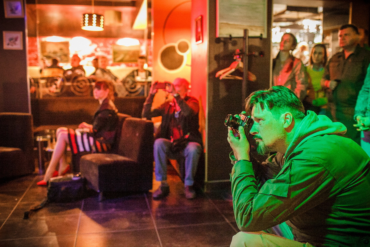 Концерт Олега Тищенко, «Тихона», в Кинокофейне. Летопись вашей жизни. Фотограф Игорь Иванов