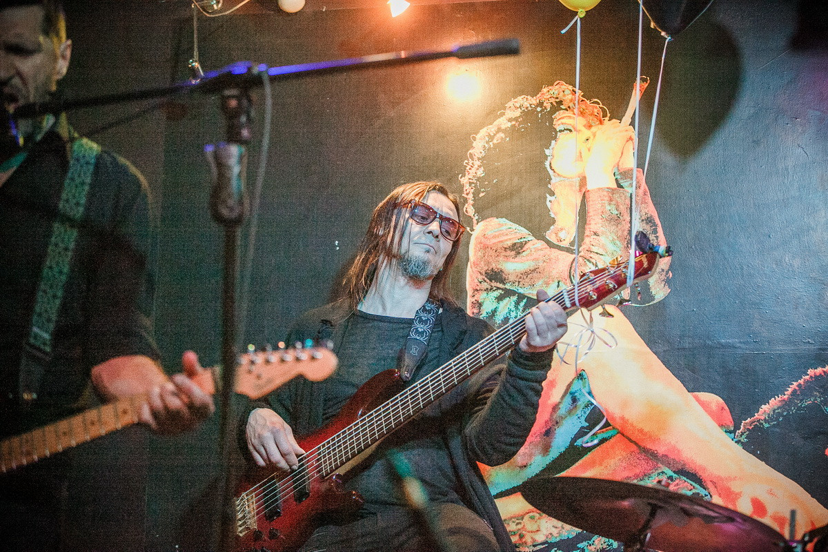 Концерт Олега Тищенко, «Тихона», в Кинокофейне. Летопись вашей жизни. Фотограф Игорь Иванов