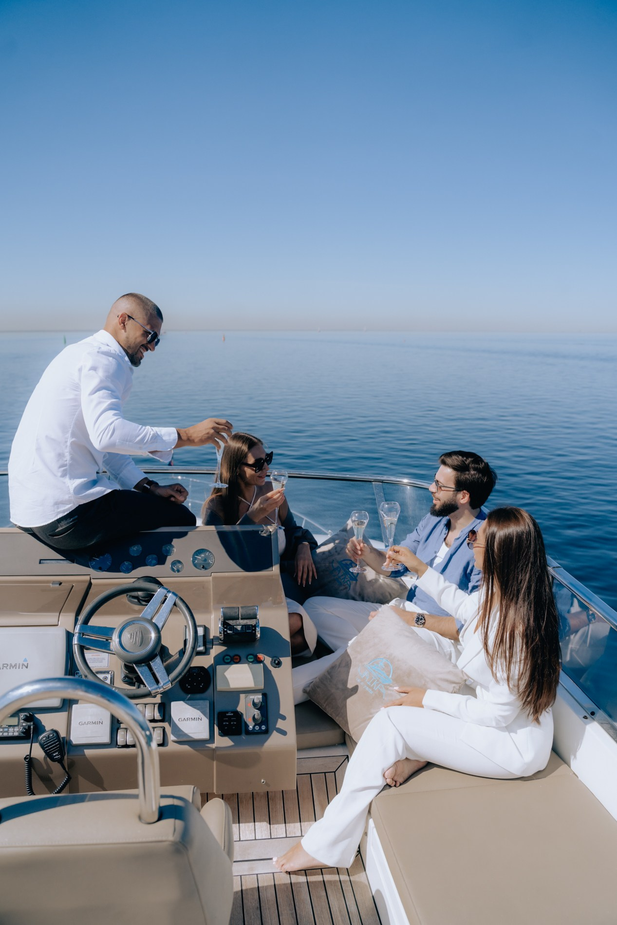 Яхта Санглара. Night2Day Санкт-Петербург