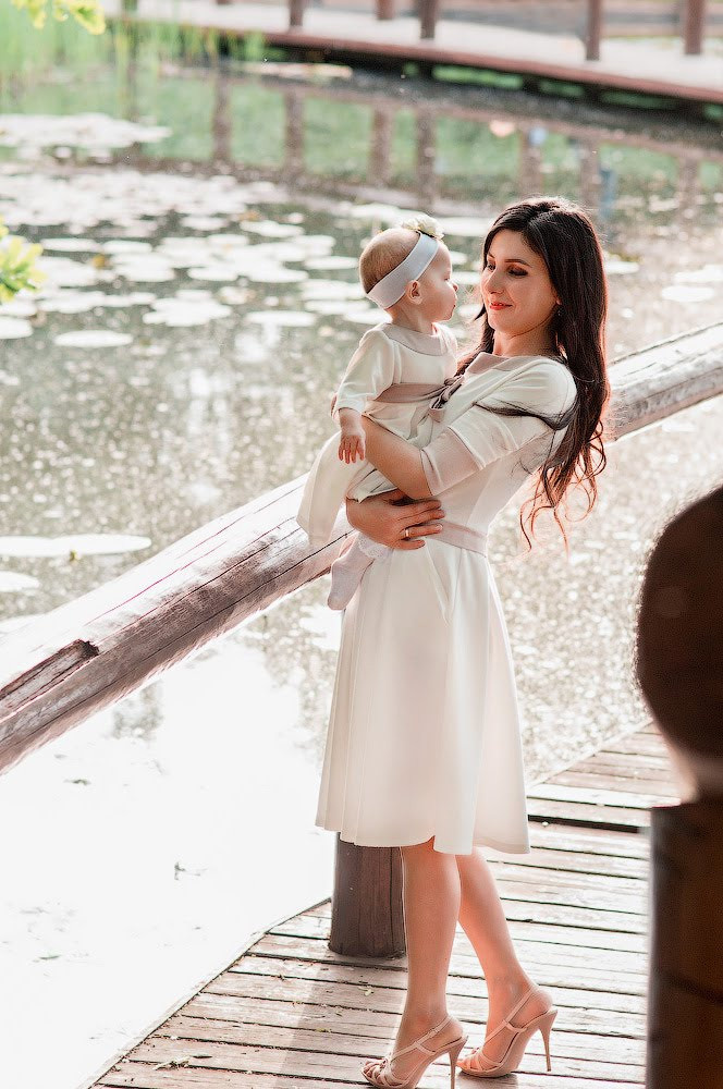 Розалина и Есения в парке Воронцовские пруды. Семейный и детский фотограф в Москве Вера Ускова