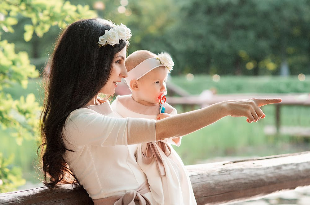 Розалина и Есения в парке Воронцовские пруды. Семейный и детский фотограф в Москве Вера Ускова