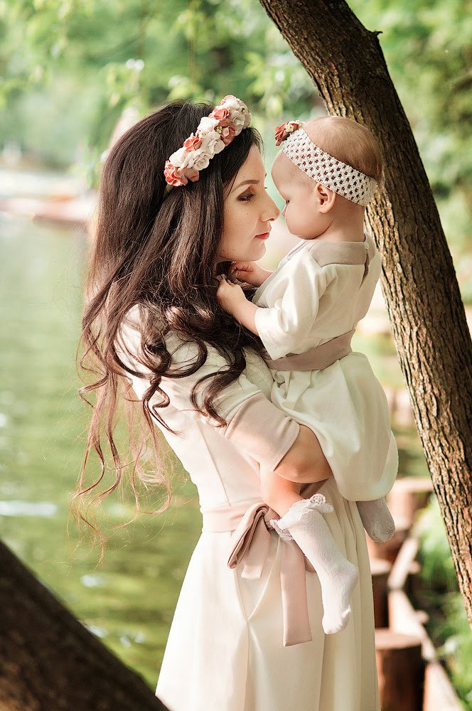 Розалина и Есения в парке Воронцовские пруды. Семейный и детский фотограф в Москве Вера Ускова