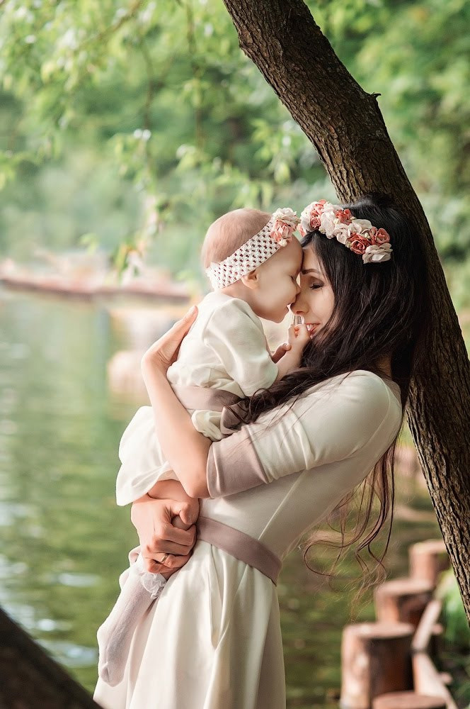 Розалина и Есения в парке Воронцовские пруды. Семейный и детский фотограф в Москве Вера Ускова