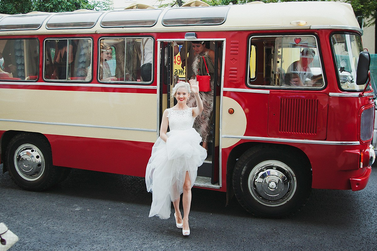 Москва. Свадебная романтическая прогулка Лены и Эндрю. Фотограф крещение венчание в Петербурге! Помогает подобрать храм и посоветовал душевного батюшку в СПб