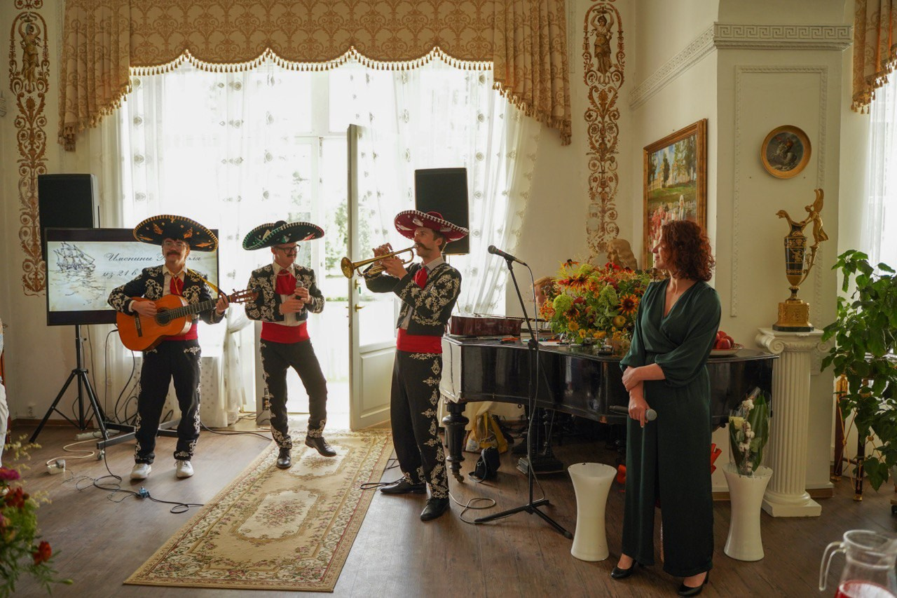 Ведущая СПБ Надежда Кожина