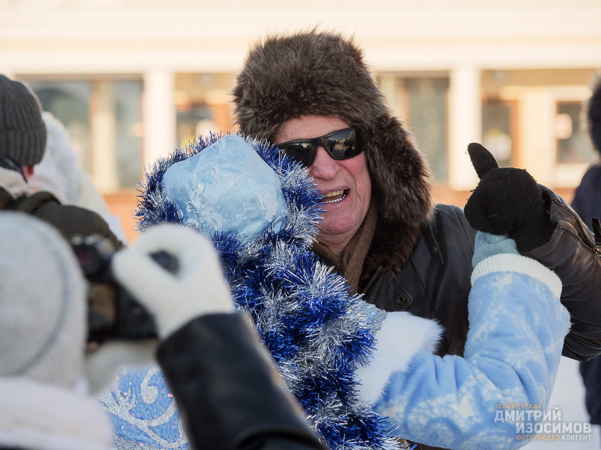 Забег снегурочек