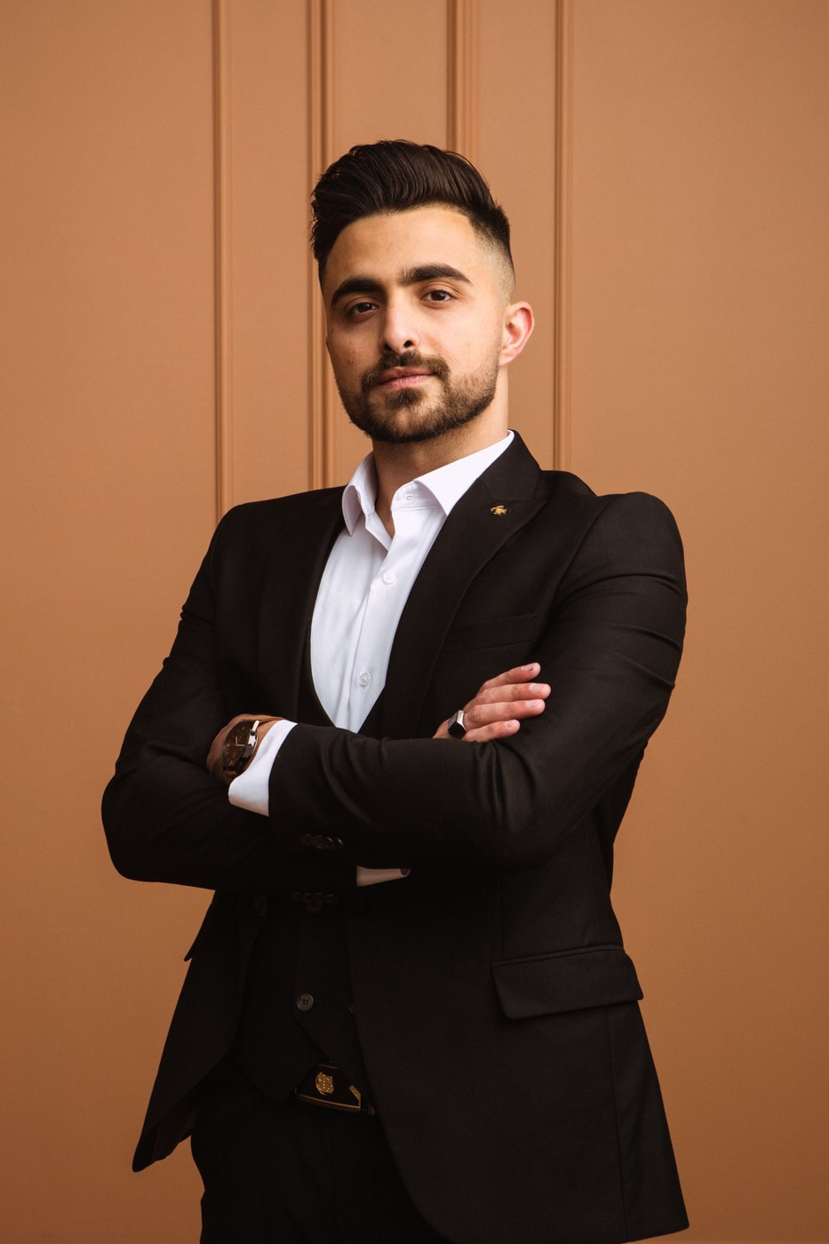 Студийный мужской портрет для выпускников медицинского университета. Фотографы в городе Волгограде — Людмила Агеева и Алексей Околелов