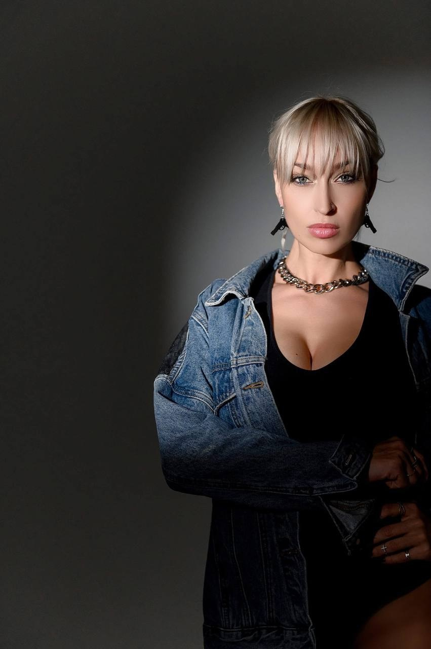 Алена Е Размер S, Рост 163, Параметры 90/68/91. LUNAPRO Дом стильных, сборных и индивидуальных съемок для брендов