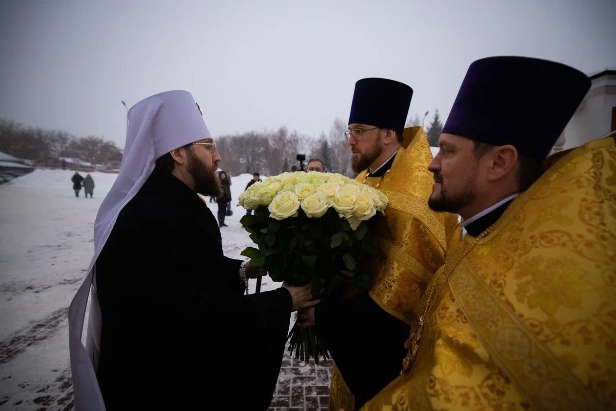 Благочинный Северо-Западного округа принял участие в Архиерейском Богослужении в Покровском соборе. Саратовское Северо-Западное благочиние