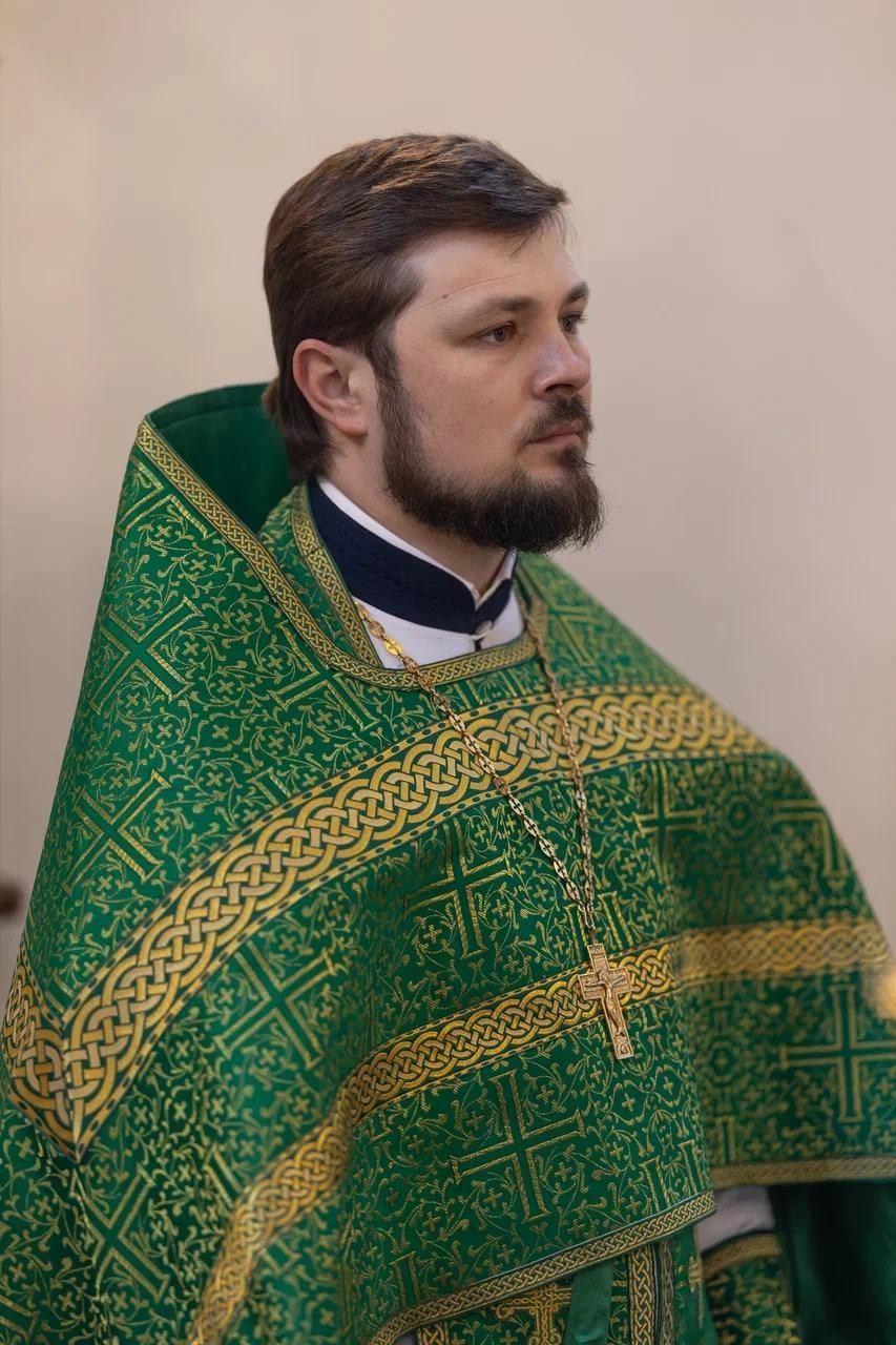 Божественная Литургия в храме Нерукотворного образа Спасителя. Саратовское Северо-Западное благочиние