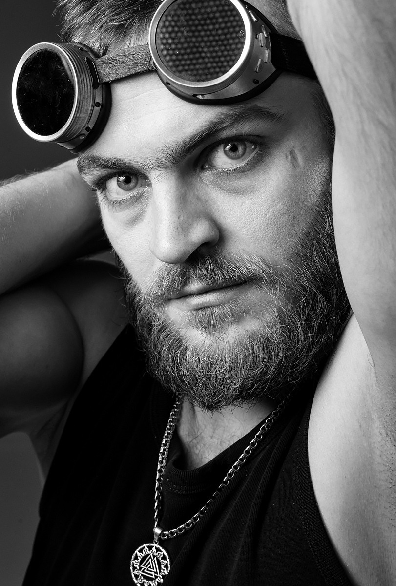 Портретная фотосъемка в студии и на пленэре. Фотограф Яков Поспехов