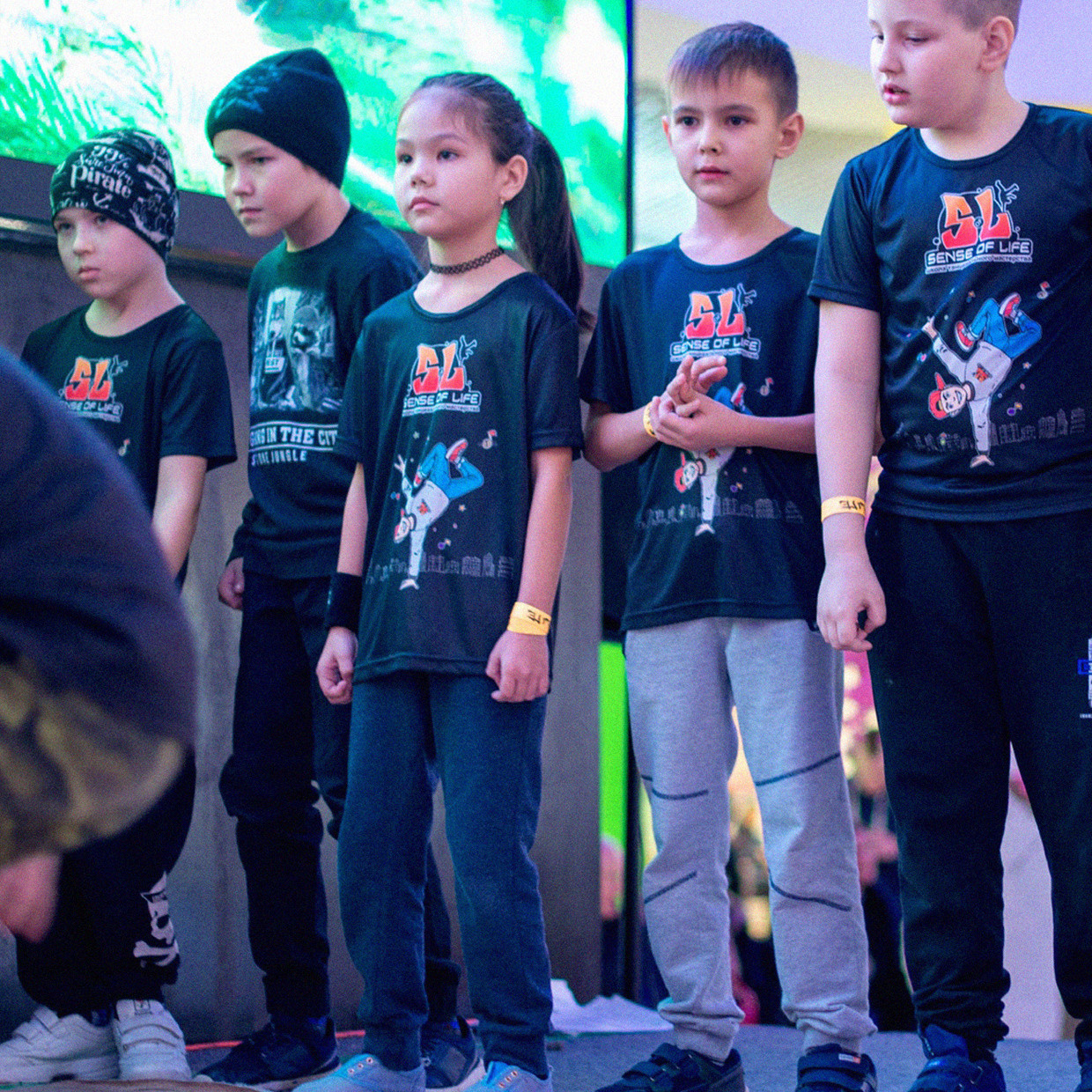 Сlothes. Графический дизайнер и иллюстратор Айрат Давлетшин