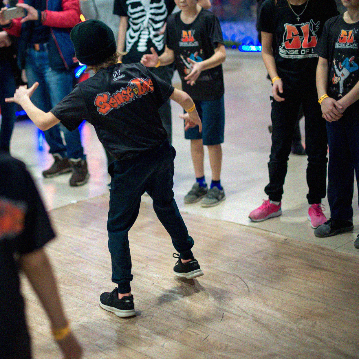 Сlothes. Графический дизайнер и иллюстратор Айрат Давлетшин