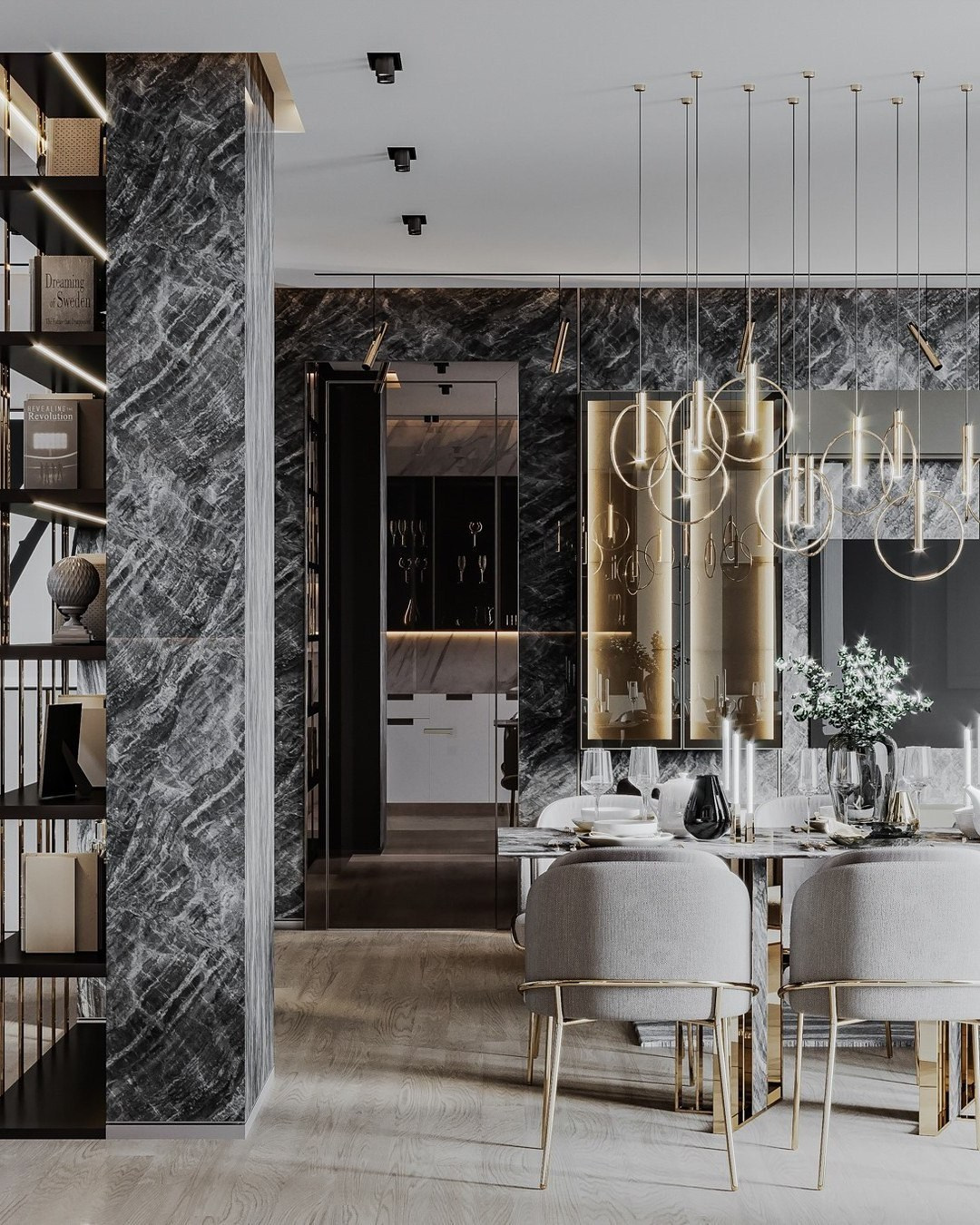 Кухня с мраморной стеной и стеклянными фасадами шкафов | Проект Валерии Котович