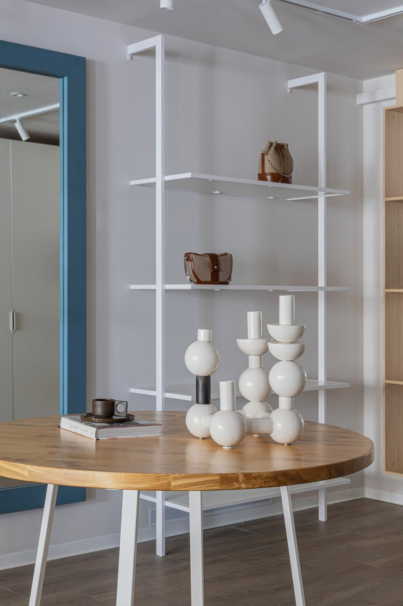 Nizhny Novgorod, Bolshaya Pokrovskaya 9, together with designer Yana Meglitskaya. Olga Goldina architectural interior design, styling and staging