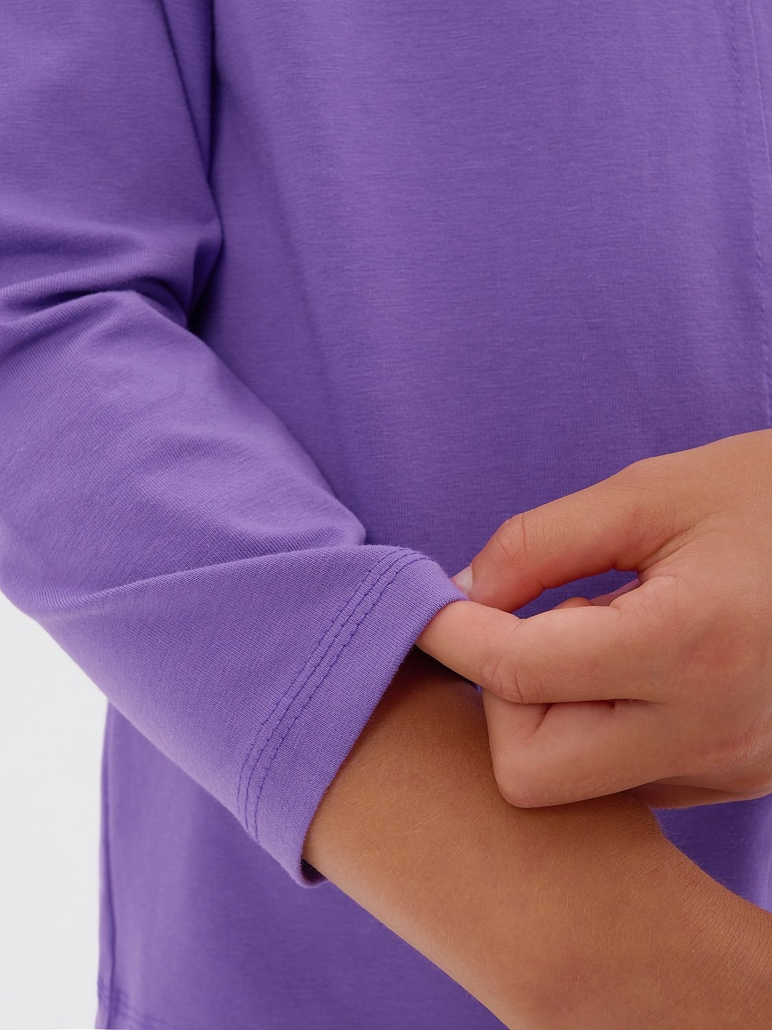 Детская одежда: лонгсливы и футболки. Портретный фотограф в Санкт-Петербурге