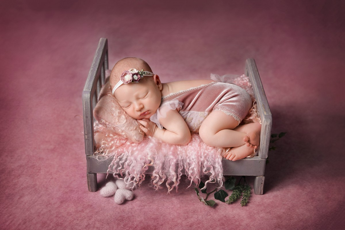 Кроватка сер гал. Фотограф новорожденных, семейный фотограф в Санкт-Петербурге