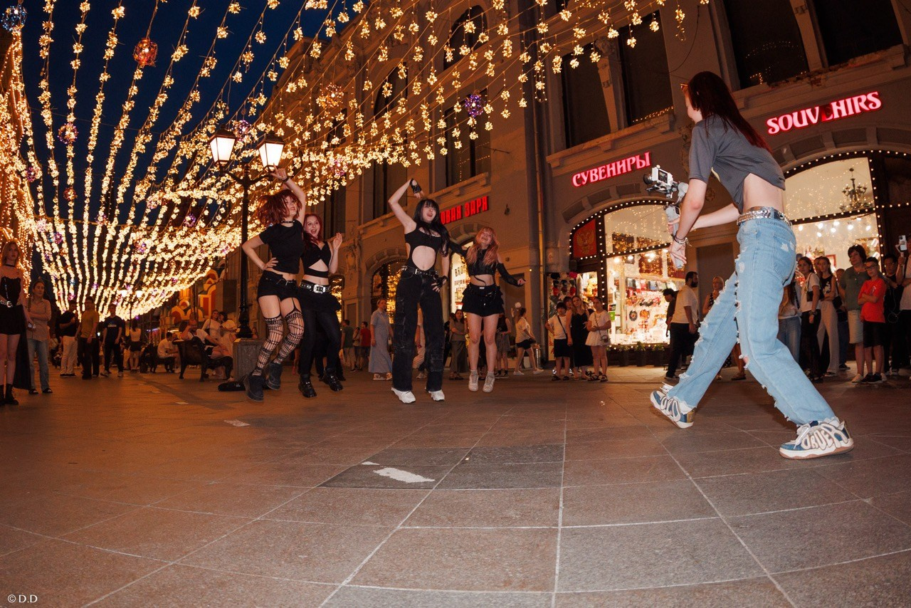Cover dance in public'. Различные мероприятия и просто фотографии людей
