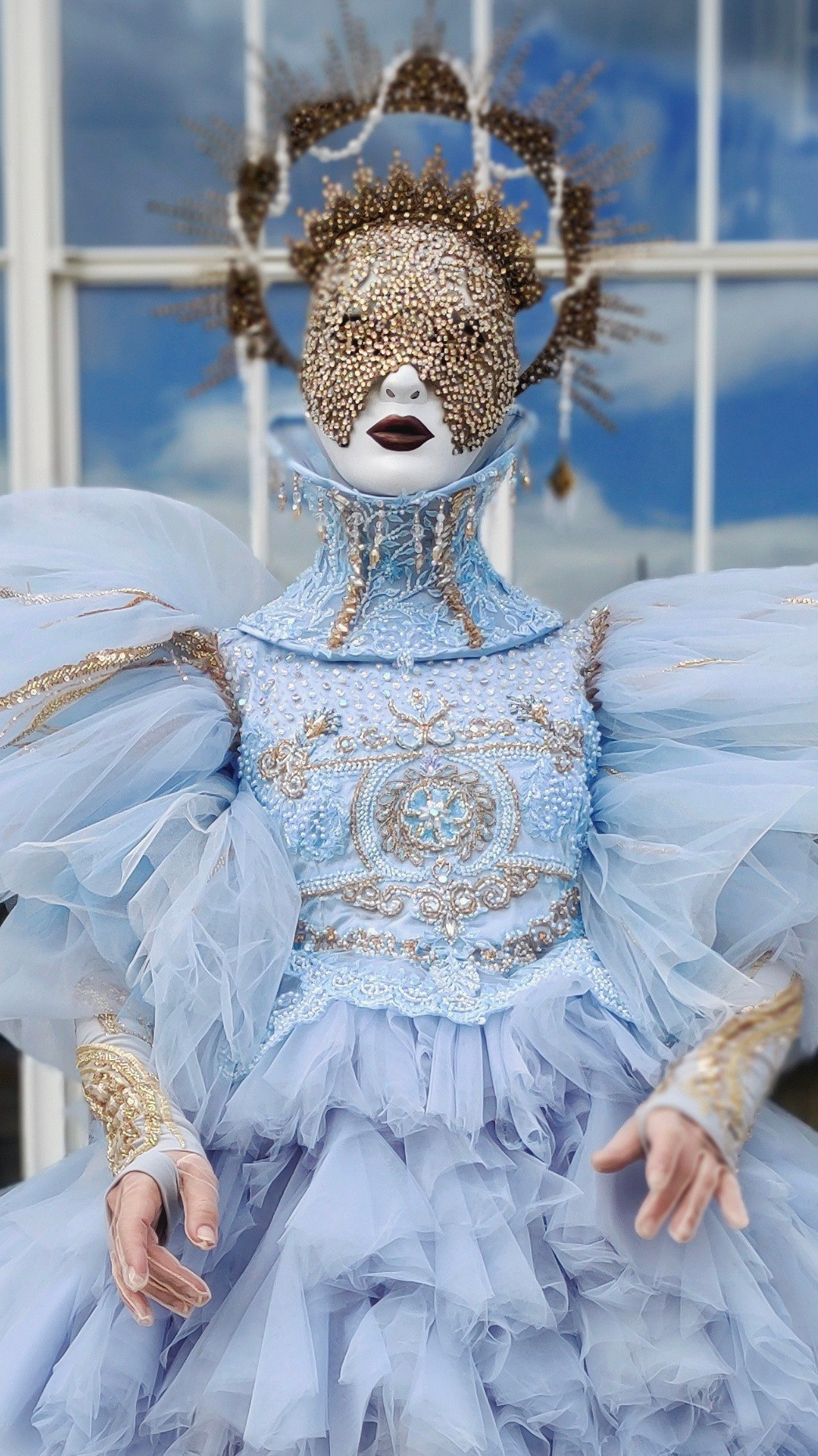 Персонаж голубой Ангел. Мимы и Ходулисты на встречу гостей. Москва