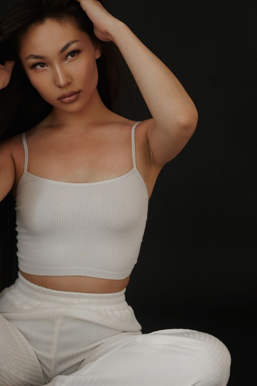 Анель, 42-44 р-р, 173 рост. KED Production — продакшн из СПб. Создаём фото, видео и контент, который помогает брендам и селлерам продавать больше