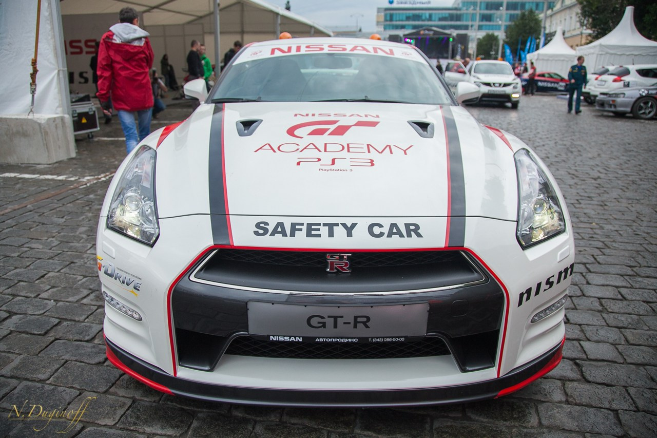 Nissan Nissmo Drive. Профессиональный фотограф Дугинов Николай | Екатеринбург