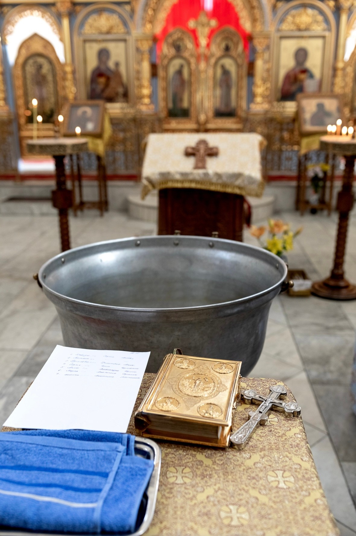 Съемки в храме. Семейный и церковный фотограф в Нефтеюганске