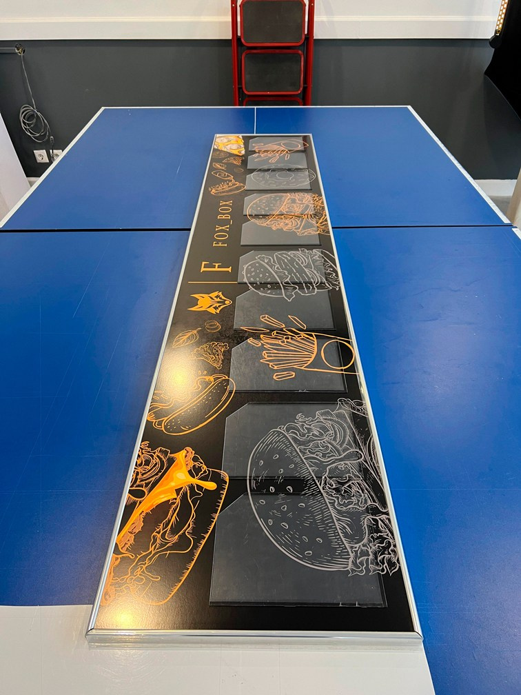 Фотографии офисных табличек, информационных стендов, вывесок