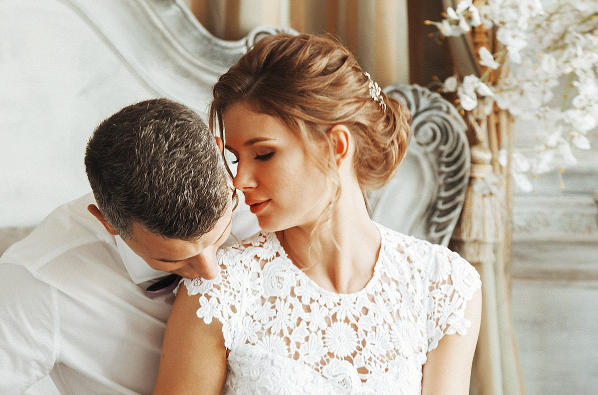 свадебный торт заказать, свадебный букет купить, костюм для жениха на свадьбу, свадебный салон спб, бутоньерка на свадьбу, где провести свадьбу в спб