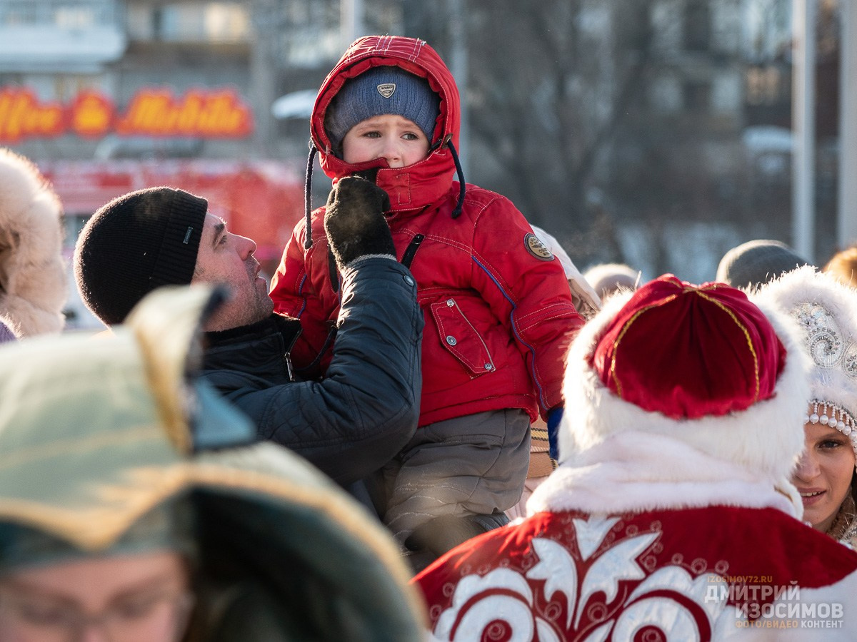 Забег снегурочек
