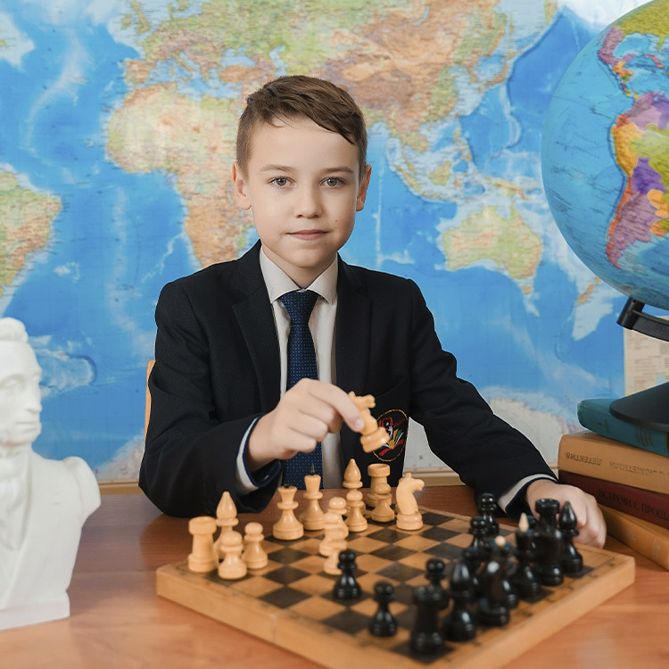 Портреты 4 класс карта мира. Выпускные альбомы Казань